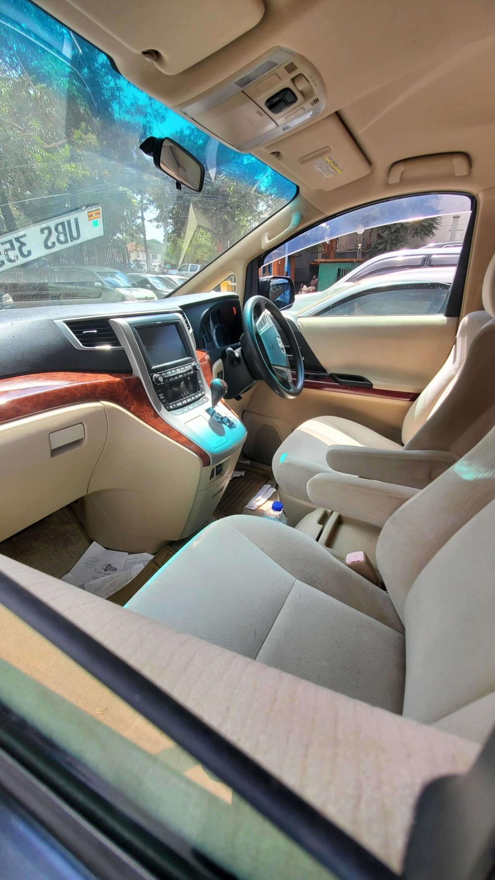Toyota Alphard 2010 - Image 2