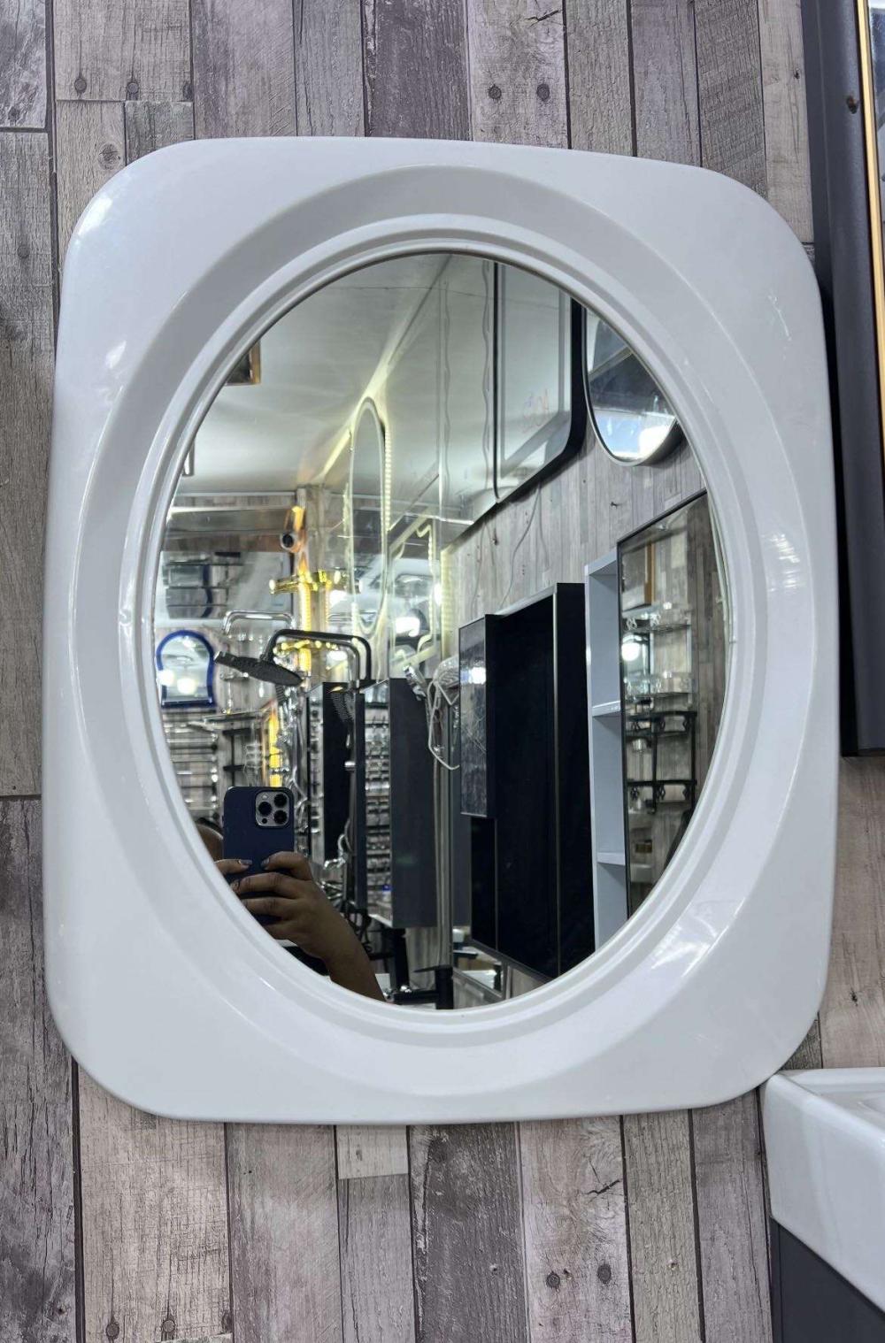 Stylish Mirror –  Small Size, Perfect for Limited Space - Image 3