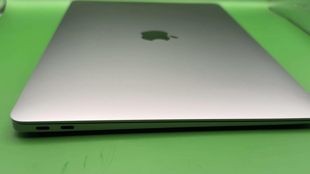 MacBook Air M1 2020 - 8GB RAM, 256GB SSD - Image 3