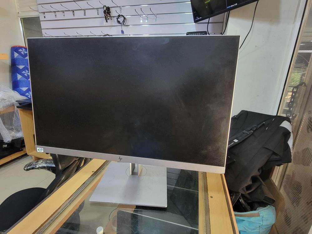 HP 24 Inch IPS Monitor - HDMI, VGA, DVI, USB 2.0 - Image 2