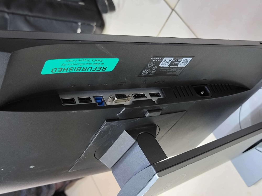 Dell 22 Inch IPS Monitor - HDMI, VGA, USB 4.0 - Image 3