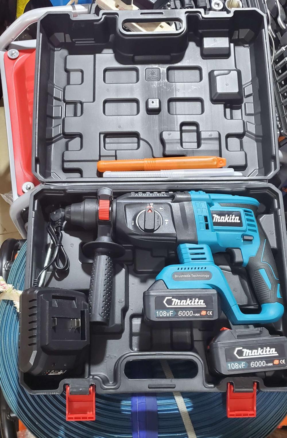 Makita Rechargeable Hammer Drill - Image 1