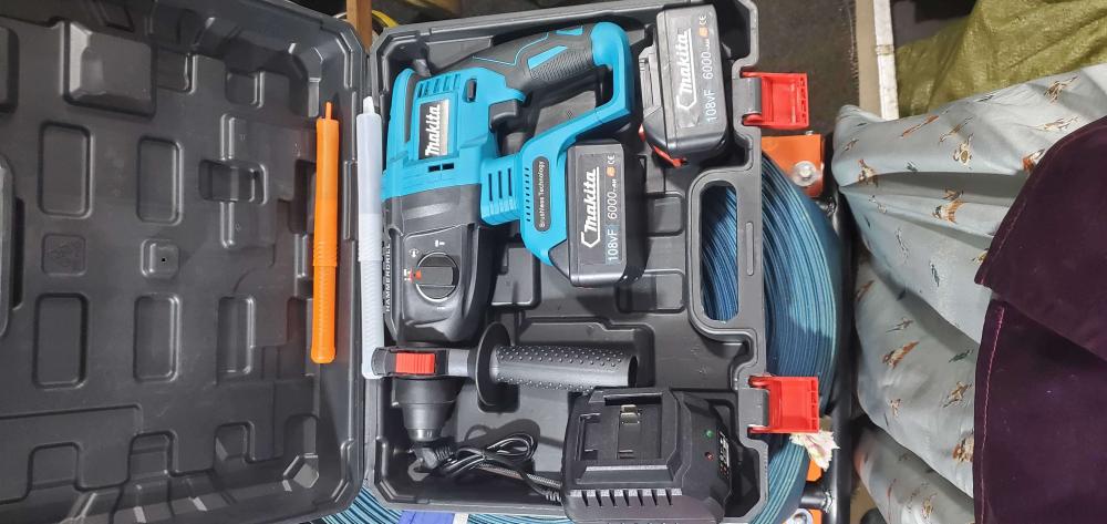Makita Rechargeable Hammer Drill - Image 3