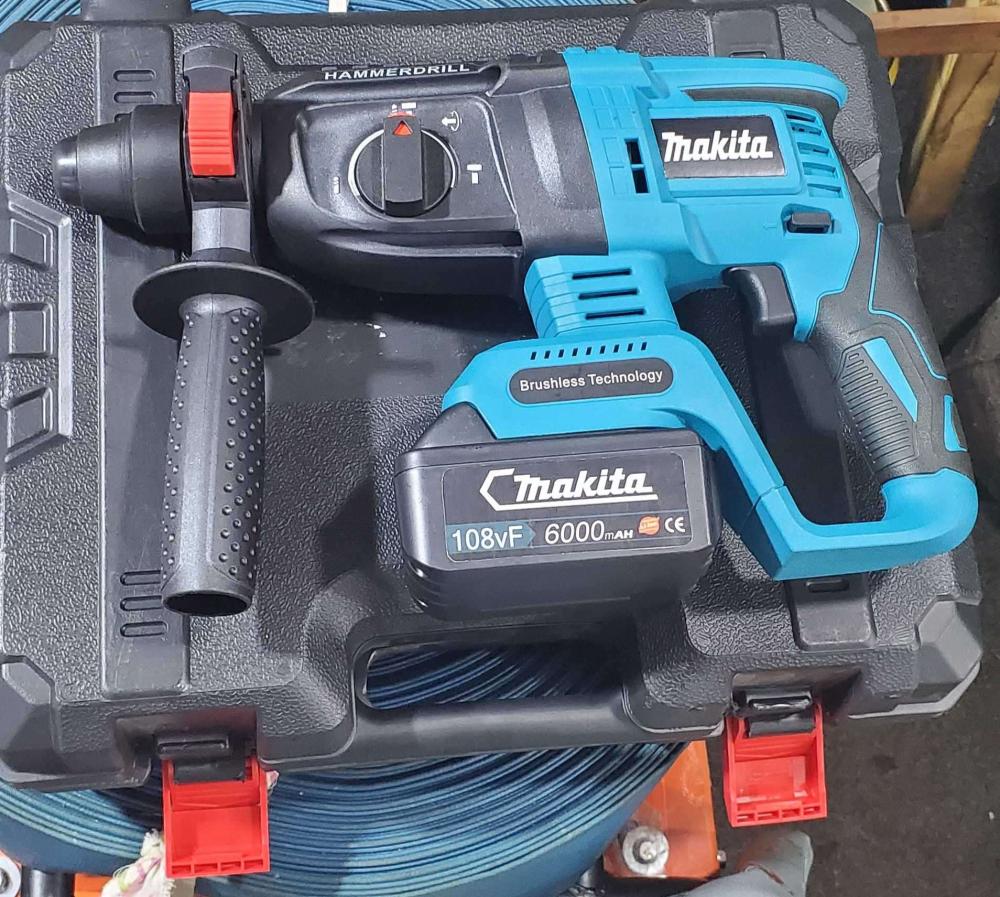 Makita Rechargeable Hammer Drill - Image 6