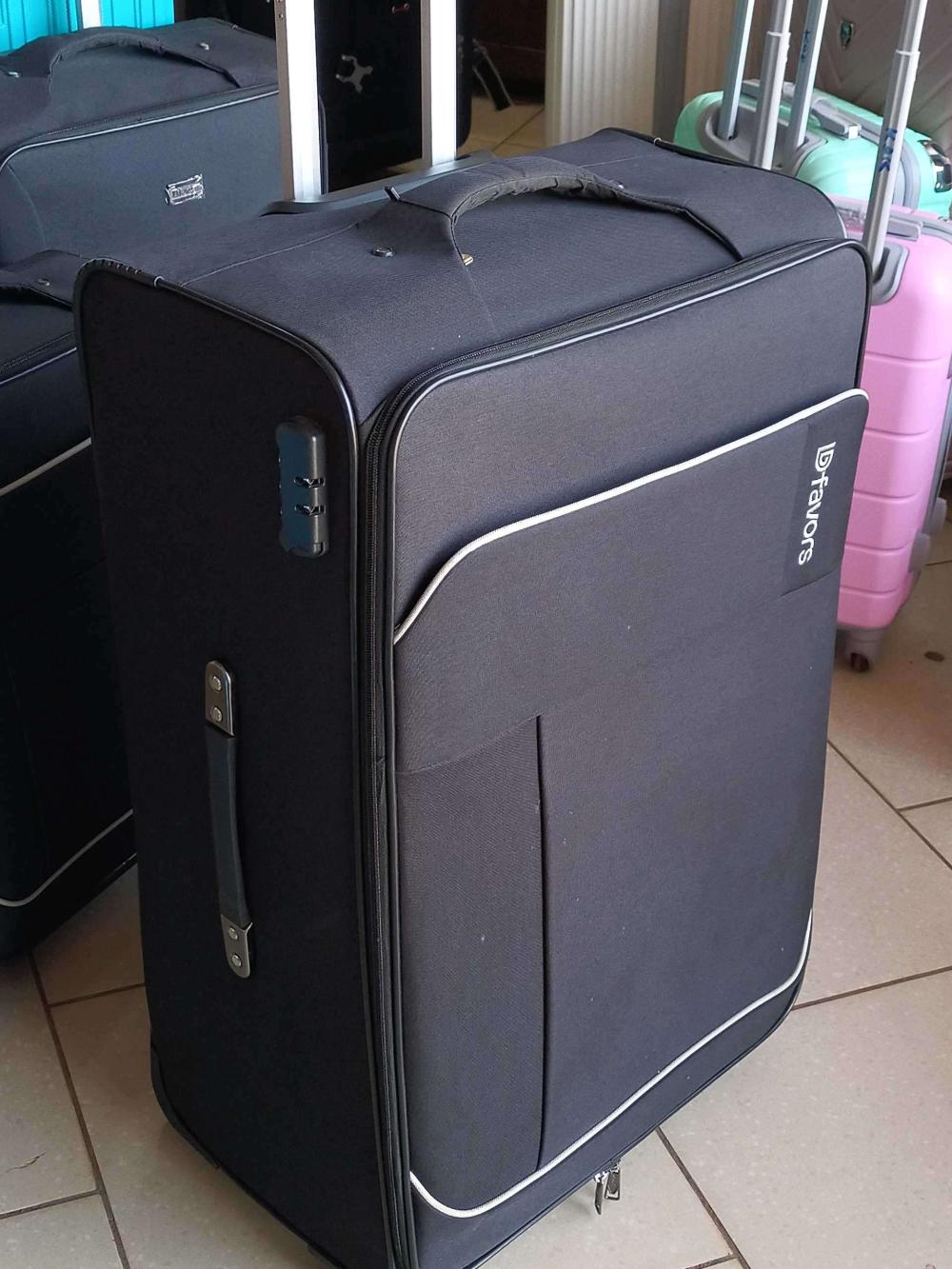 Dfavors Travel Suitcase - Image 1