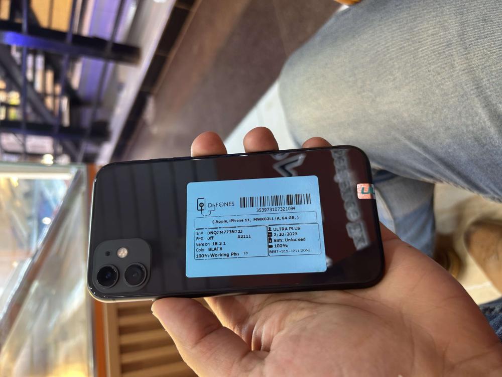 iPhone 11 - 64GB - Image 1