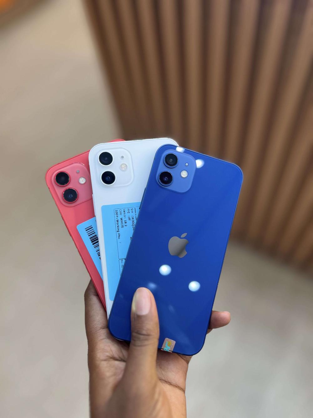 iPhone 14 - 128GB - Image 4