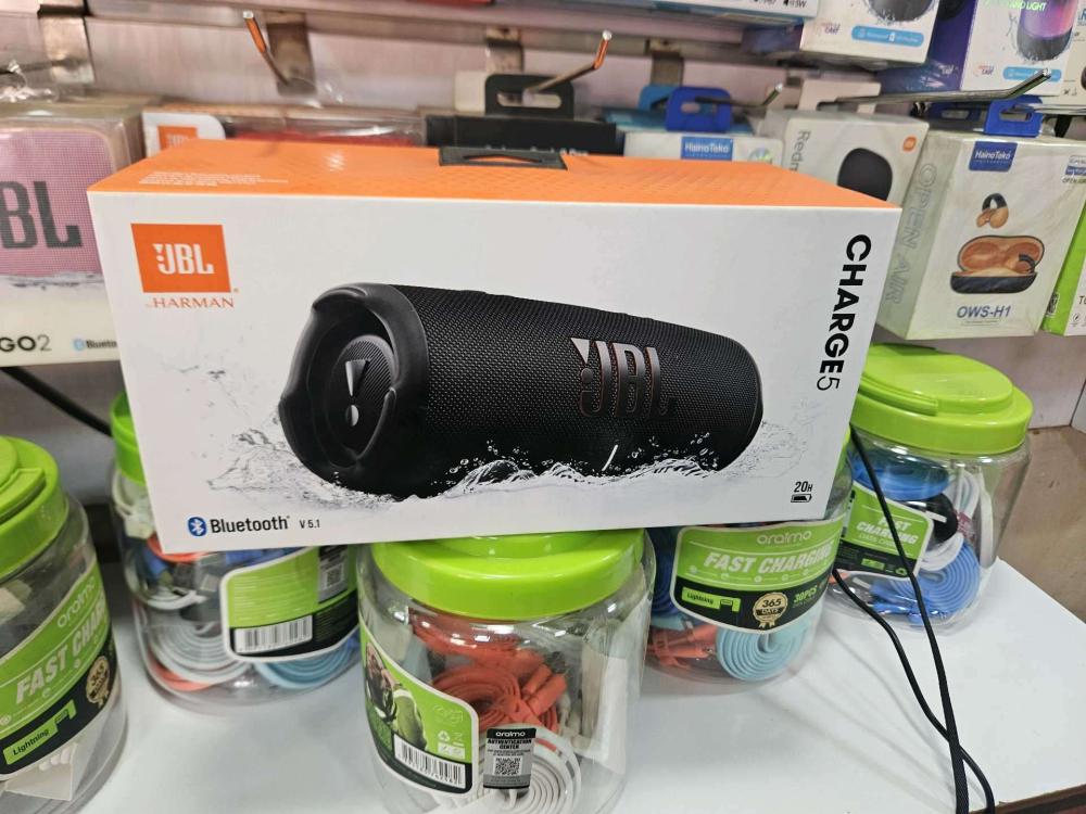 JBL Charge 5 - Image 1