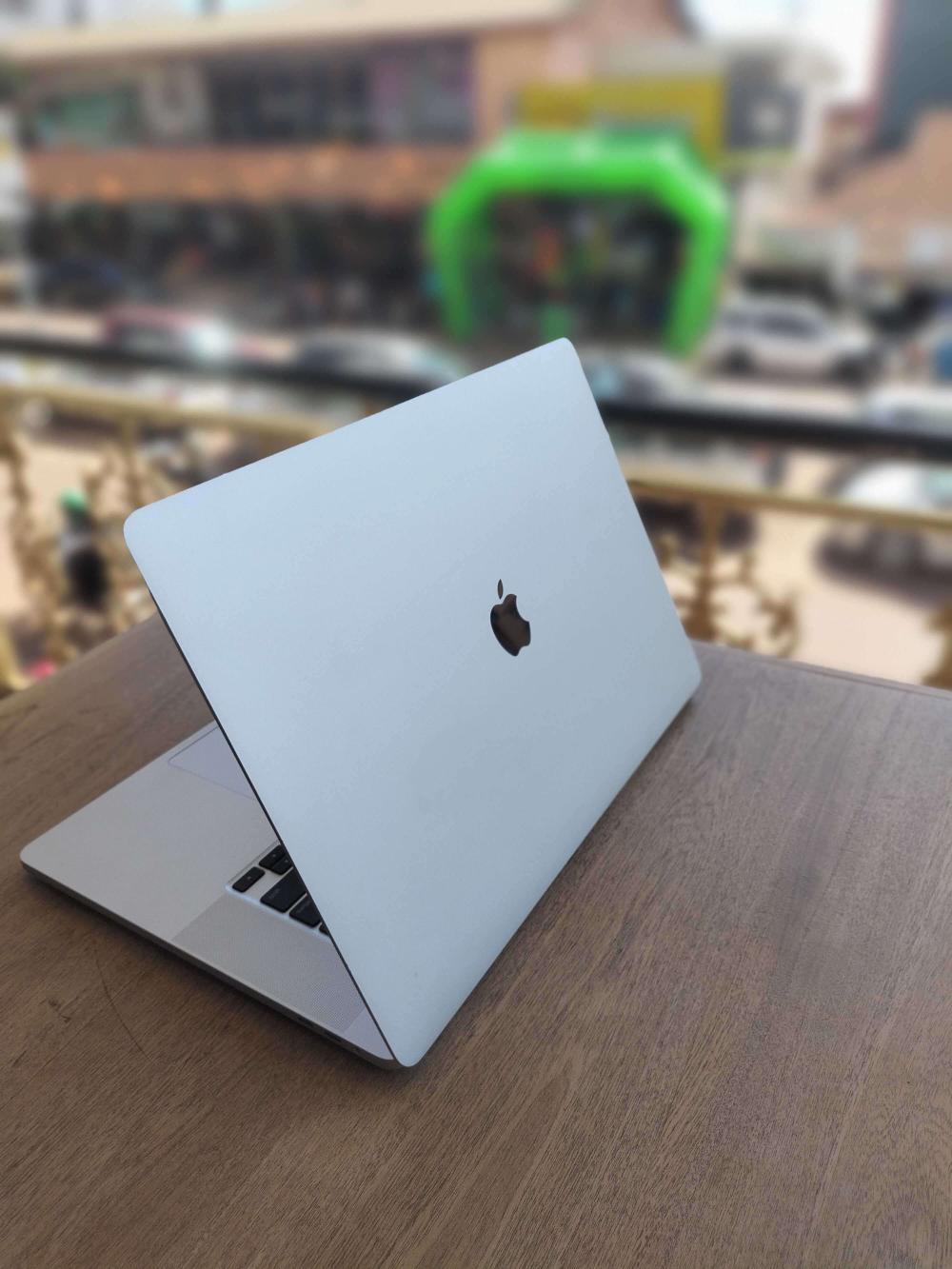 MacBook Pro 2019 - Corei7, 16GB RAM, 512GB SSD - Image 2