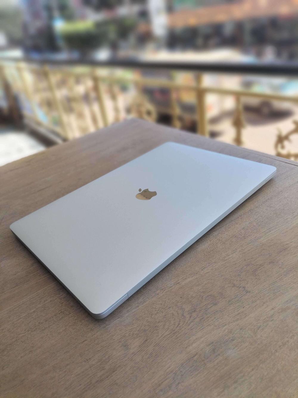 MacBook Pro 2019 - Corei7, 16GB RAM, 512GB SSD - Image 4