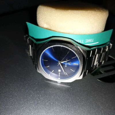 Comfortable and Classy Unisex Watch
