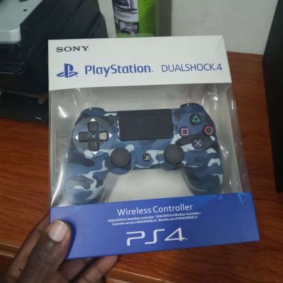 PS4 Controller