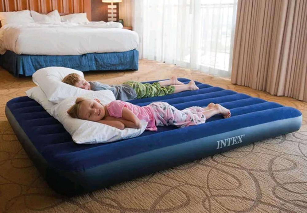 Intex 5x6 Inflatable Pressure Mattress With Free Pump - Image 1